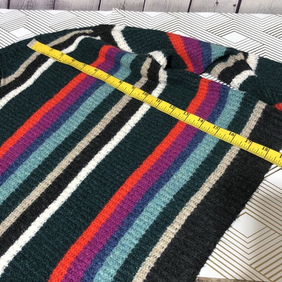 American Eagle sweater stripes - Picture 4 of 6